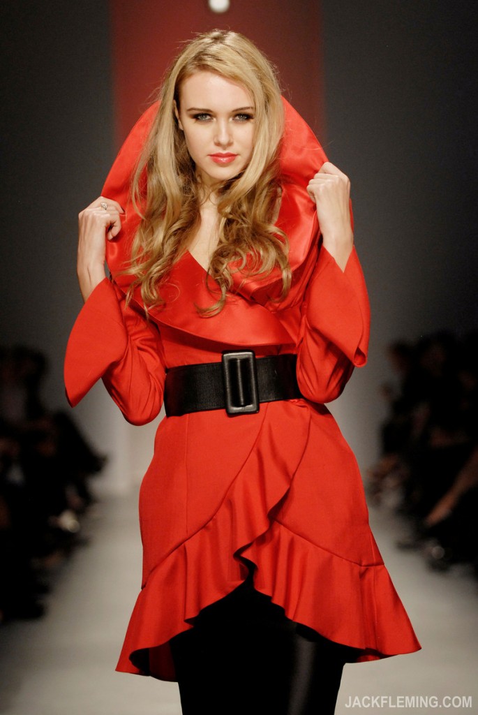 Ksenia Sukhinova, Miss World 2008 in Elizabeth Mason Couture Red Silk Evening Coat, Elizabeth Mason Couture Spring/Summer 2010